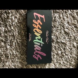 Violet Voss Essentials Eyeshadow Palette